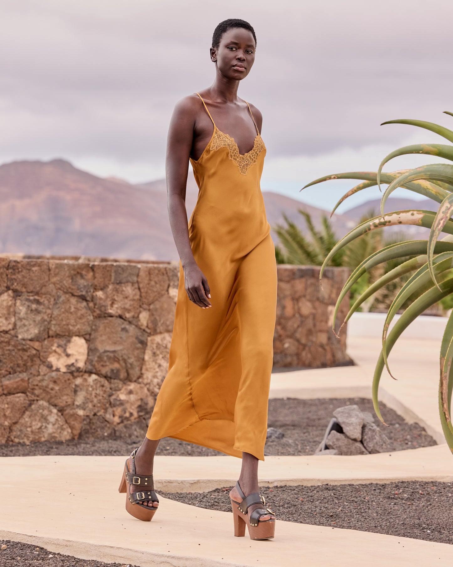 Robe Bruma - Ocre