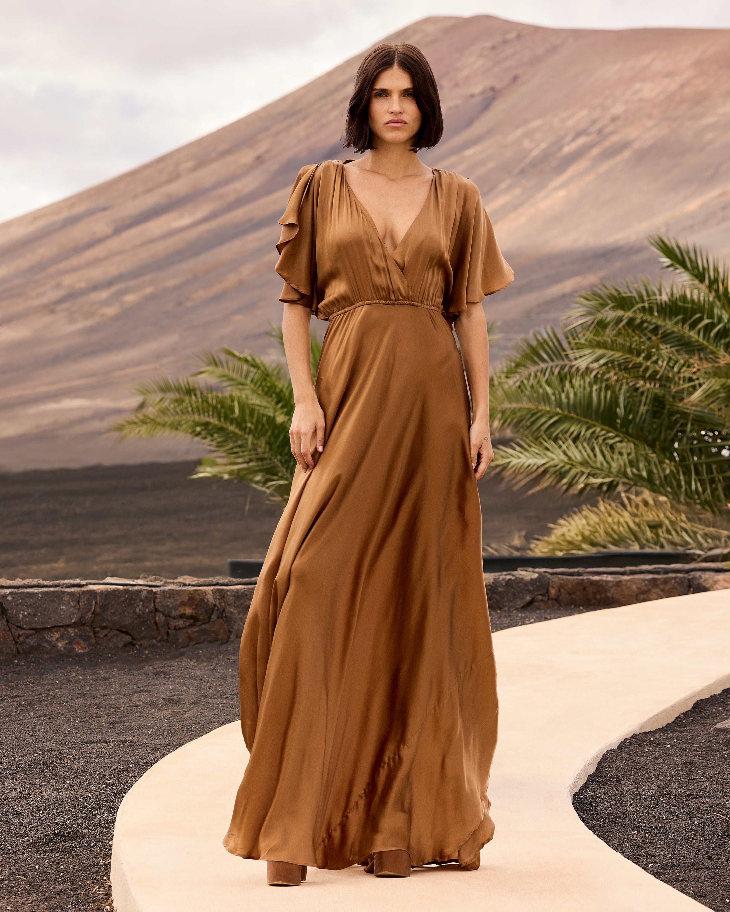 Mes Demoiselles リネンプルオーバーステッチブラウス Wally Dress Beige | Mes Demoiselles – Mes Demoiselles Paris